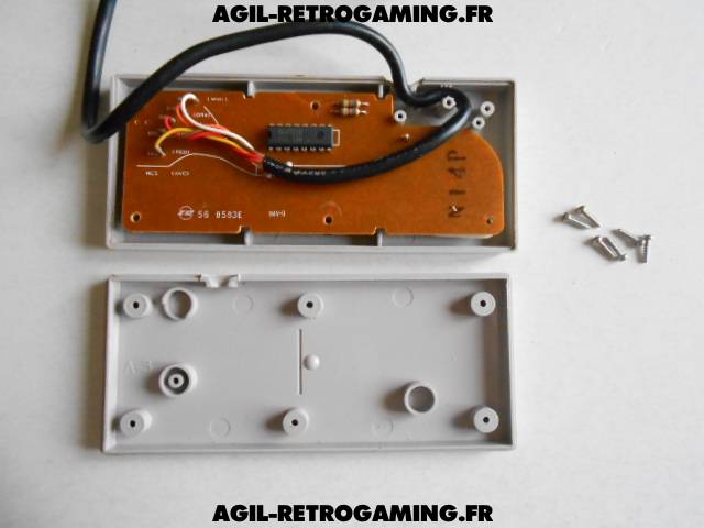 Démontage manette officielle Nintendo NES