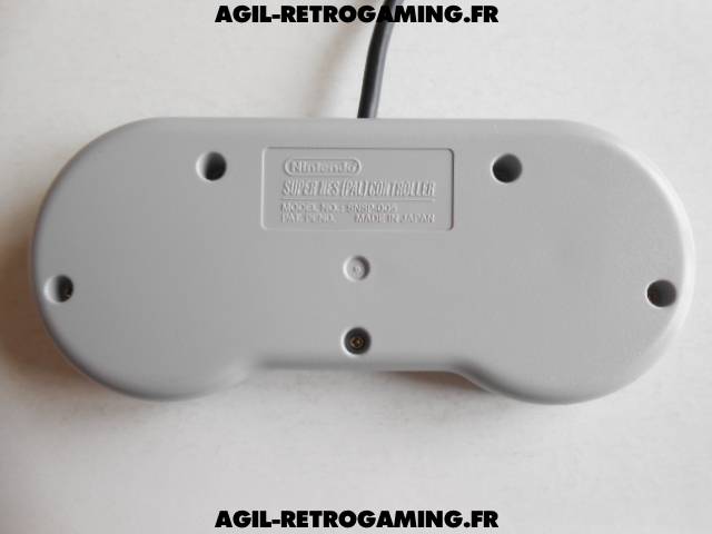 Pad SNES vu de dos